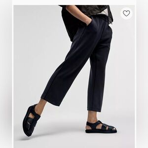 Lululemon cropped Black Leggings
